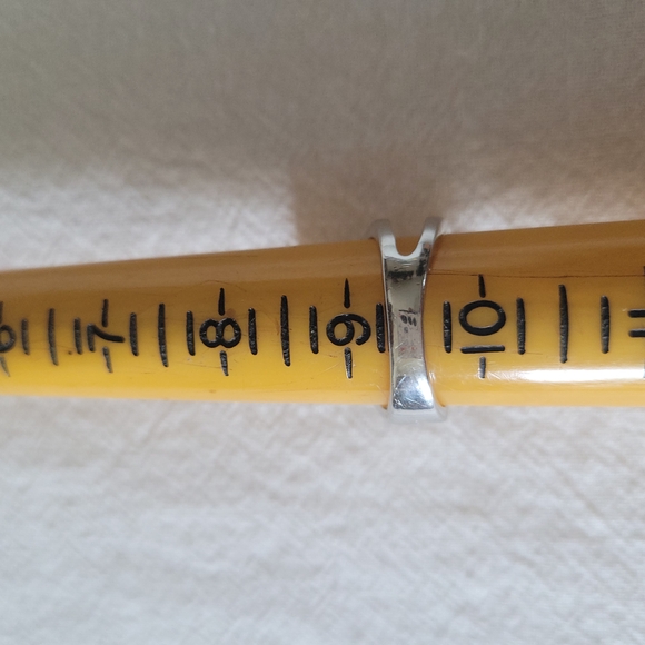 Lia Sophia Silver Blue Swirl Ring with Artistic Design - Picture 4 of 4